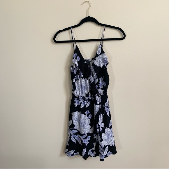 Express Dress - Picture 1 of 6